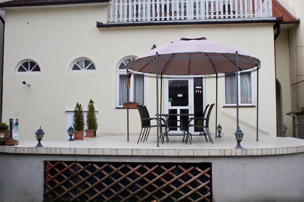 Hotel Palma Panzio Kaposvár Exterior foto